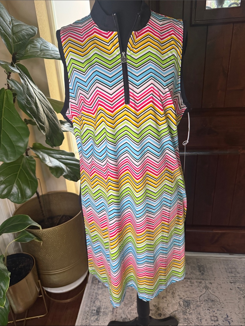 Kinona Headed to 19 Sleeveless Quarter Zip Golf, Italian Fabric, Dress NWT Sz L